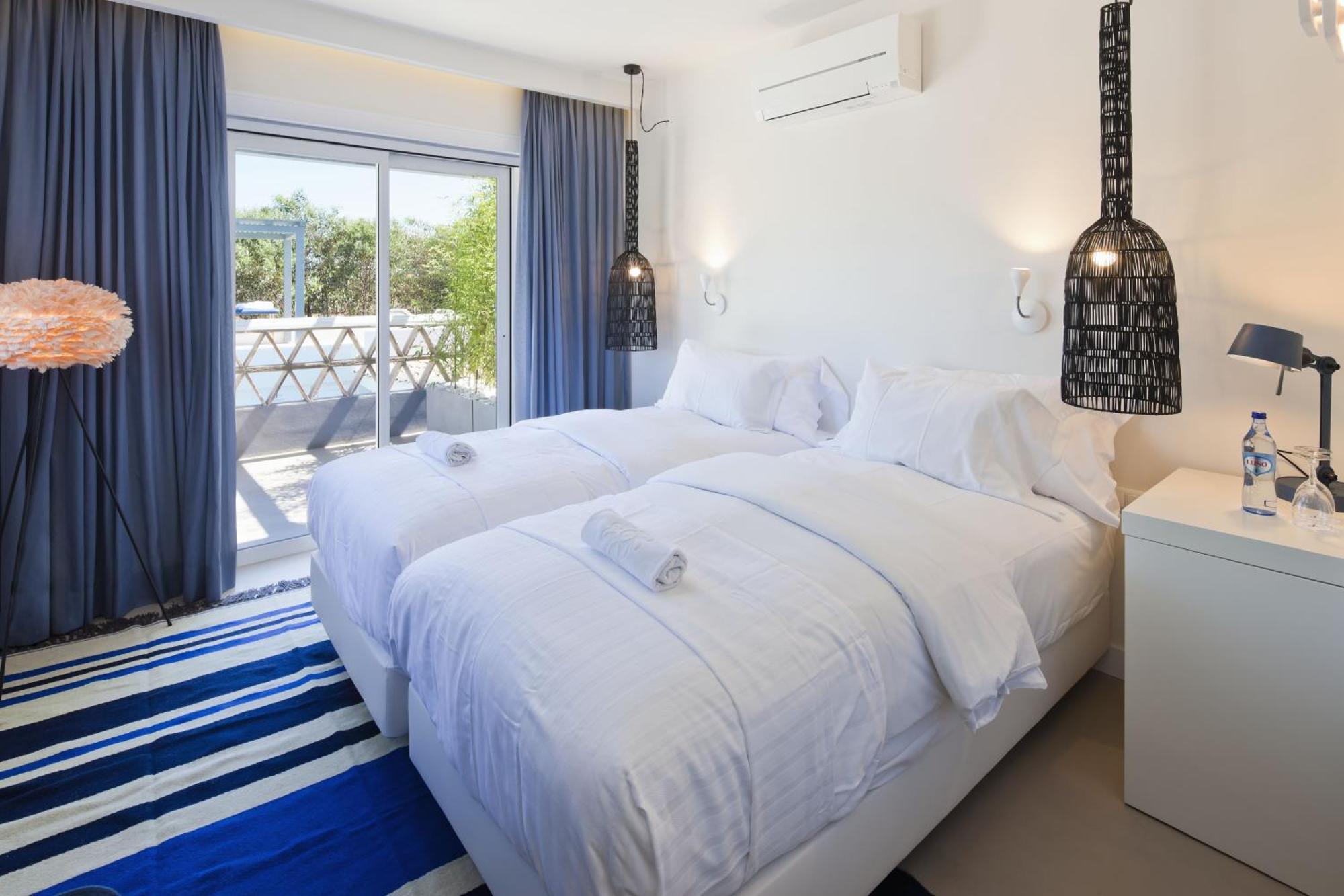 Deluxe Double or Twin Room,364176373:JPEG