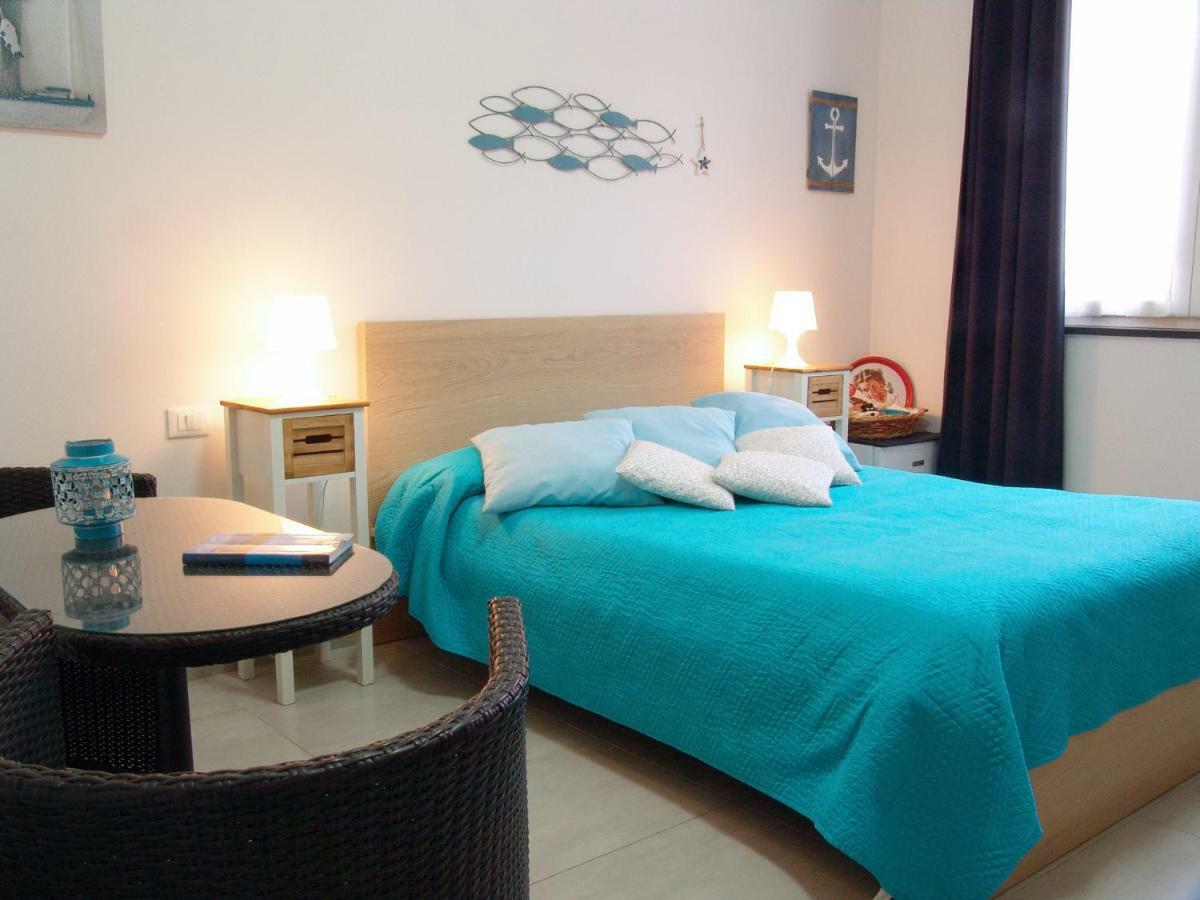 Double Room,872680454:JPEG
