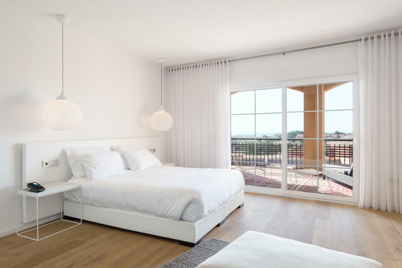 Quarto Deluxe (2 Adultos + 1 Criança)