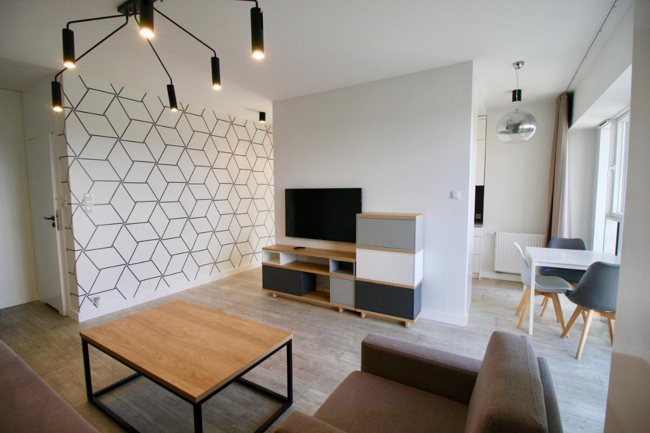 One-Bedroom Apartment,927535753:JPEG