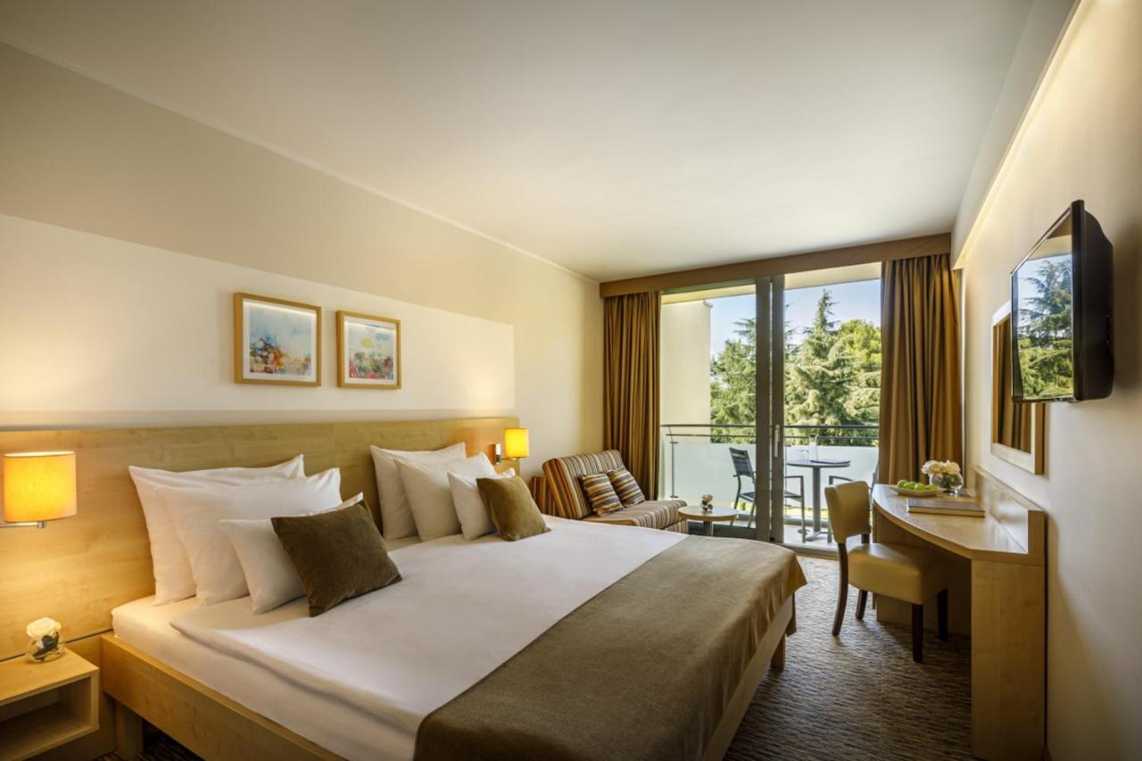 Room for 2+1
