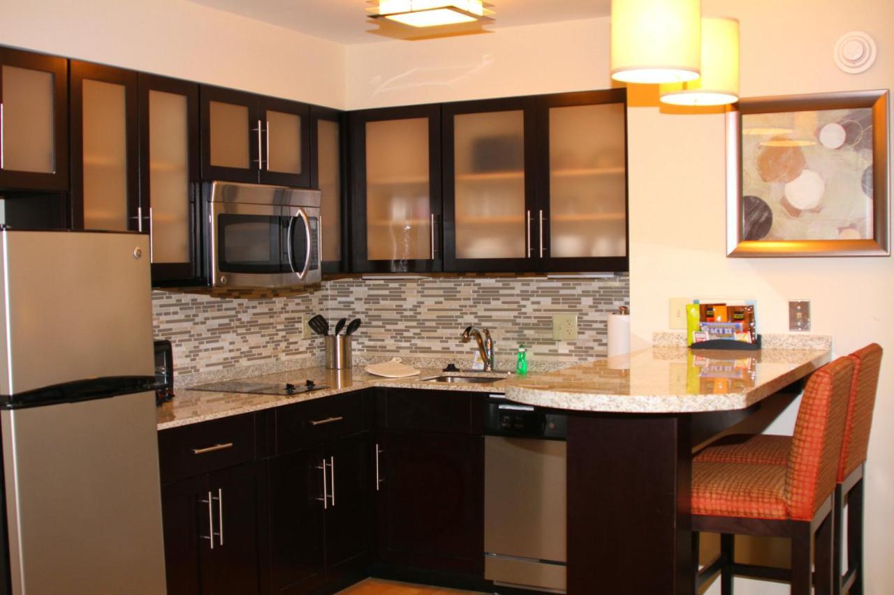 One-Bedroom King Suite