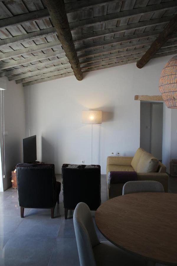Two-Bedroom House,961133128:JPEG