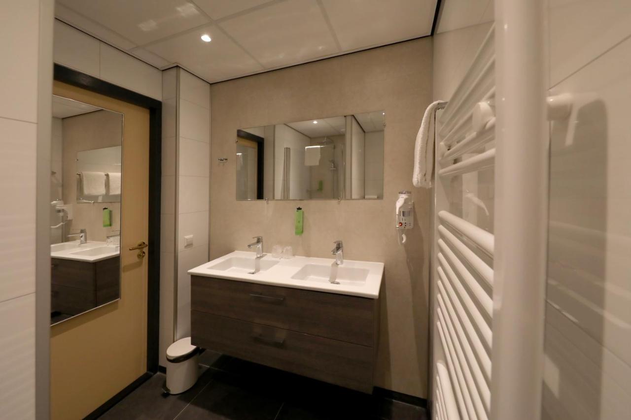 Honeymoon Suite,1668045052:JPEG