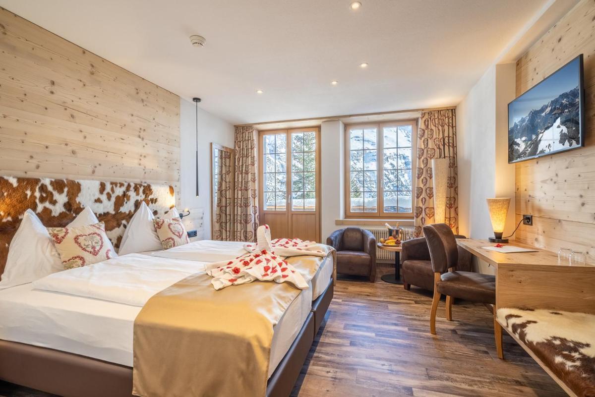 Superior Double Room with Extra Bed,995675812:JPEG