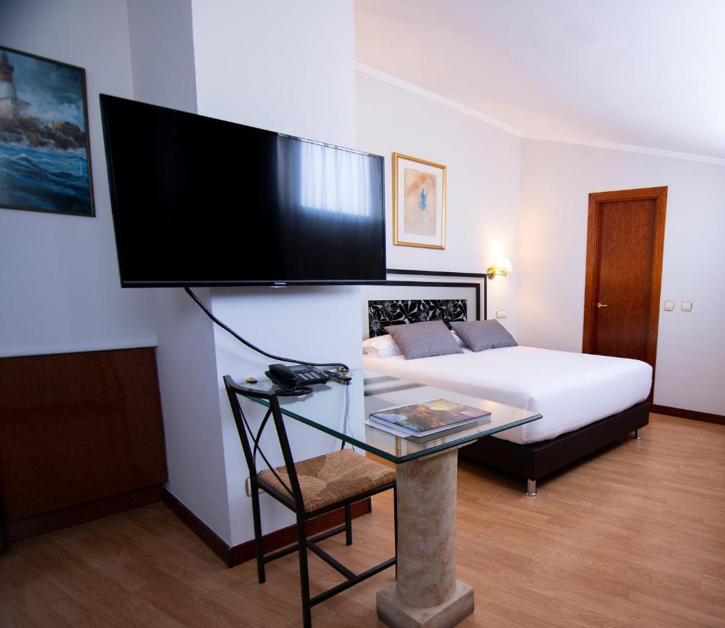 Large Single Room,999632772:JPEG