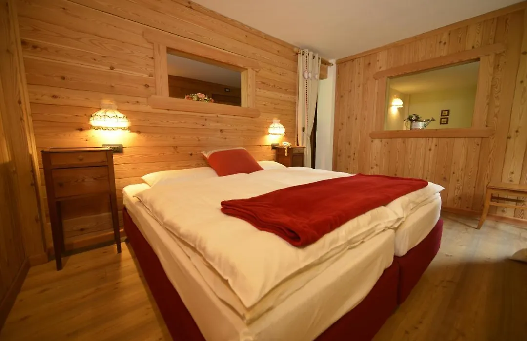 Albergo Alpenrose Ski&Bike Mountain Hotel-1