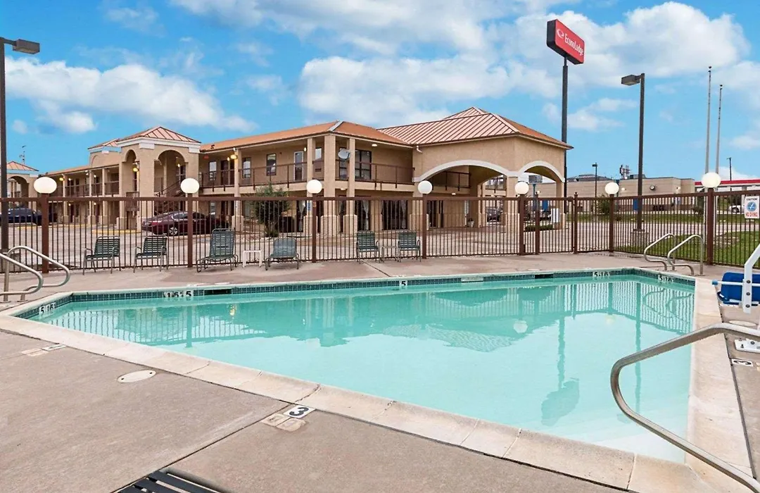 Econo Lodge Hillsboro I-35-1