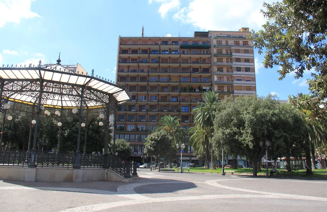 Hotel Plaza-1