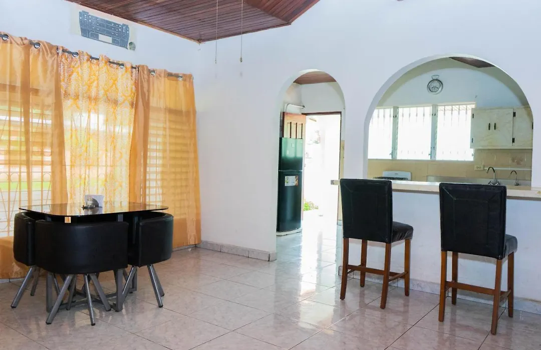 Hostal Familiar Argeñal-1