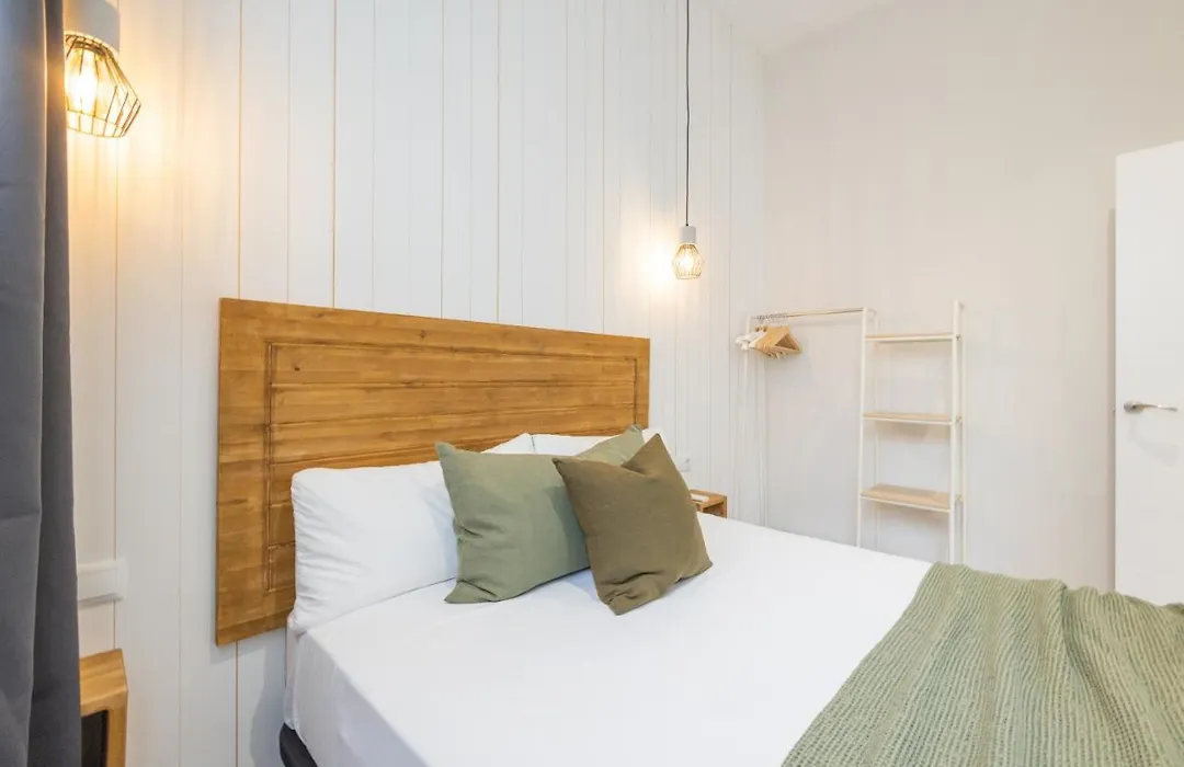 Urban Beach Rooms Valencia-1