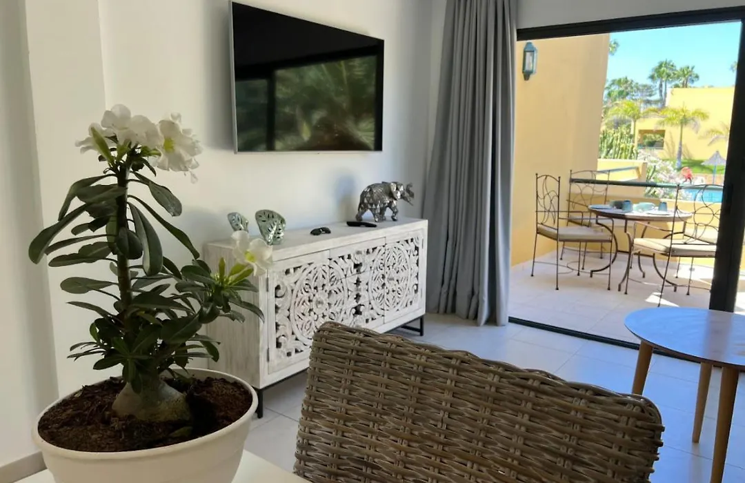 Corralejo Atlantic Garden Andrew Apartments Pool Air Conditioning-1