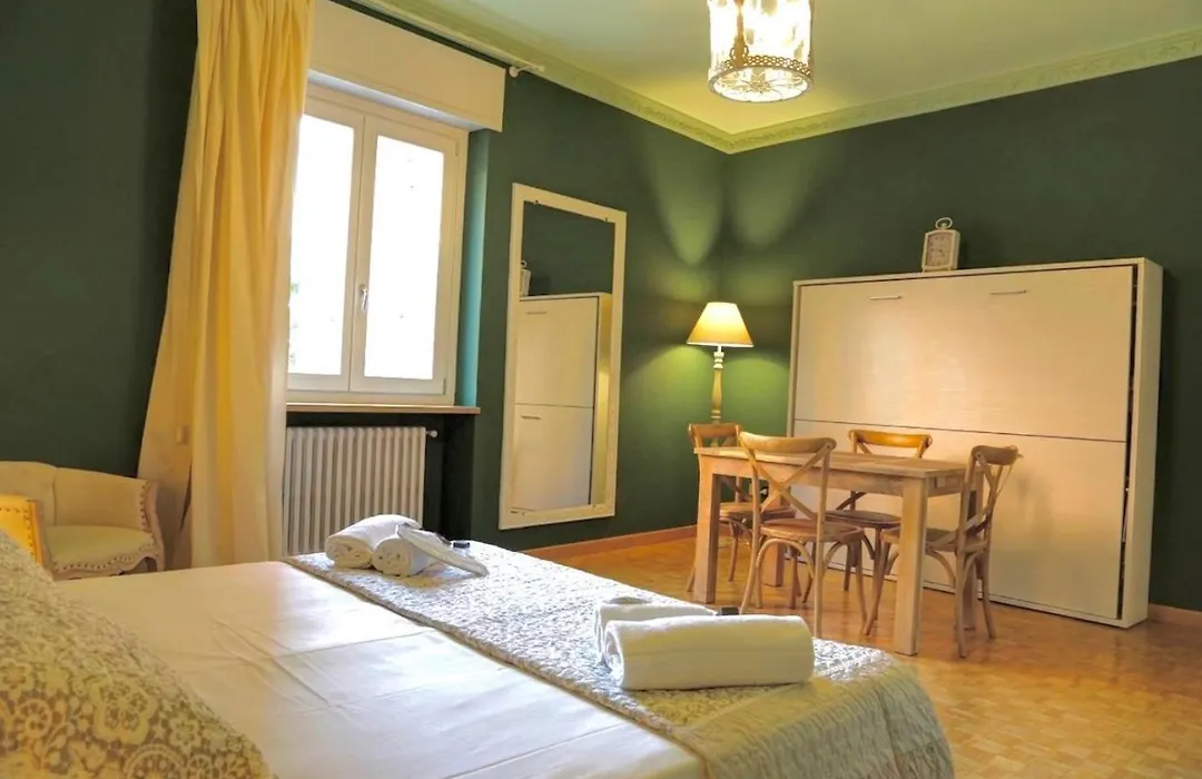 La Casetta Di Lina Rooms And Apartments-1