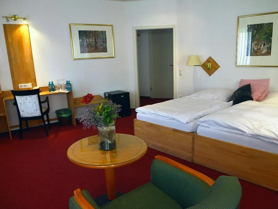 Hotel-Nachtwächter-1