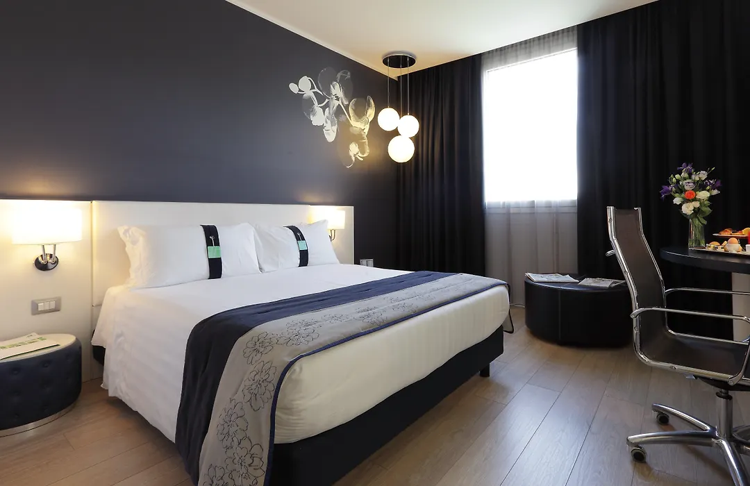 Holiday Inn Milan Nord Zara By Ihg-1