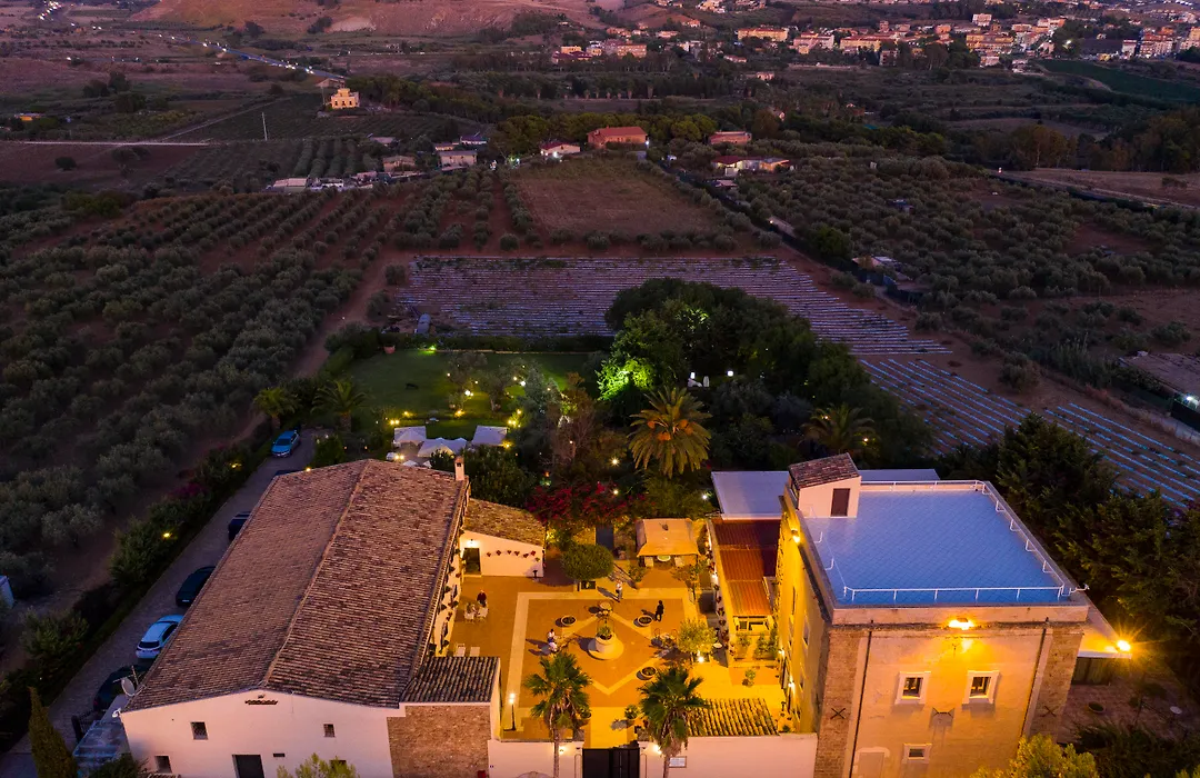 Hotel Foresteria Baglio Della Luna-1