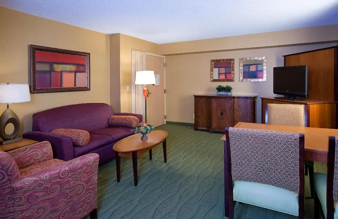 Embassy Suites By Hilton Kansas City International Airport-1
