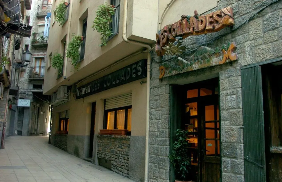 Hostal Les Collades-1