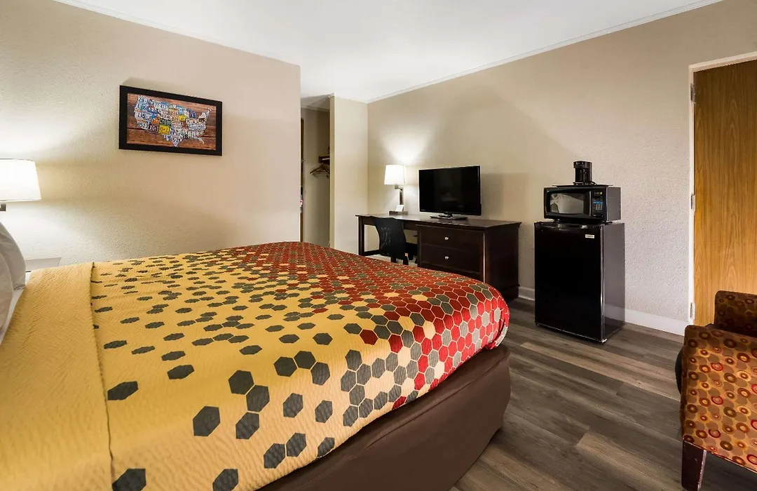 Perry Inn & Suites National Fairground I 75-1