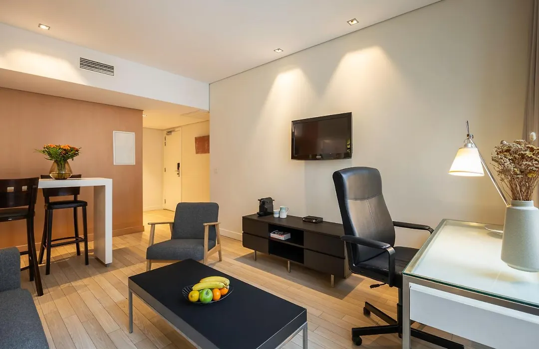 B-Aparthotel Grand Place-1