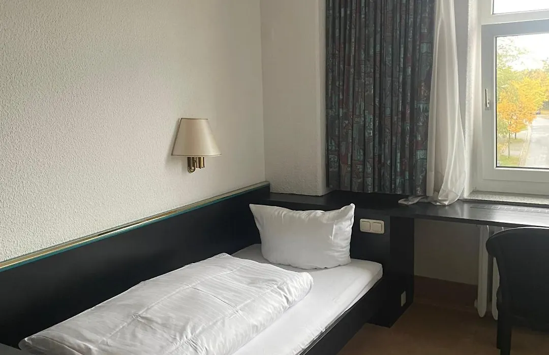 Hotel Bitterfelder Hof-1