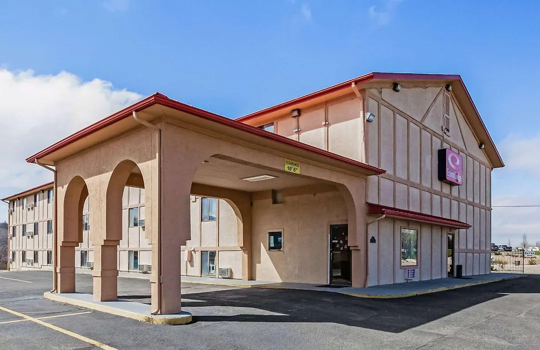 Econo Lodge Junction City I-70 Near Fort Riley-1