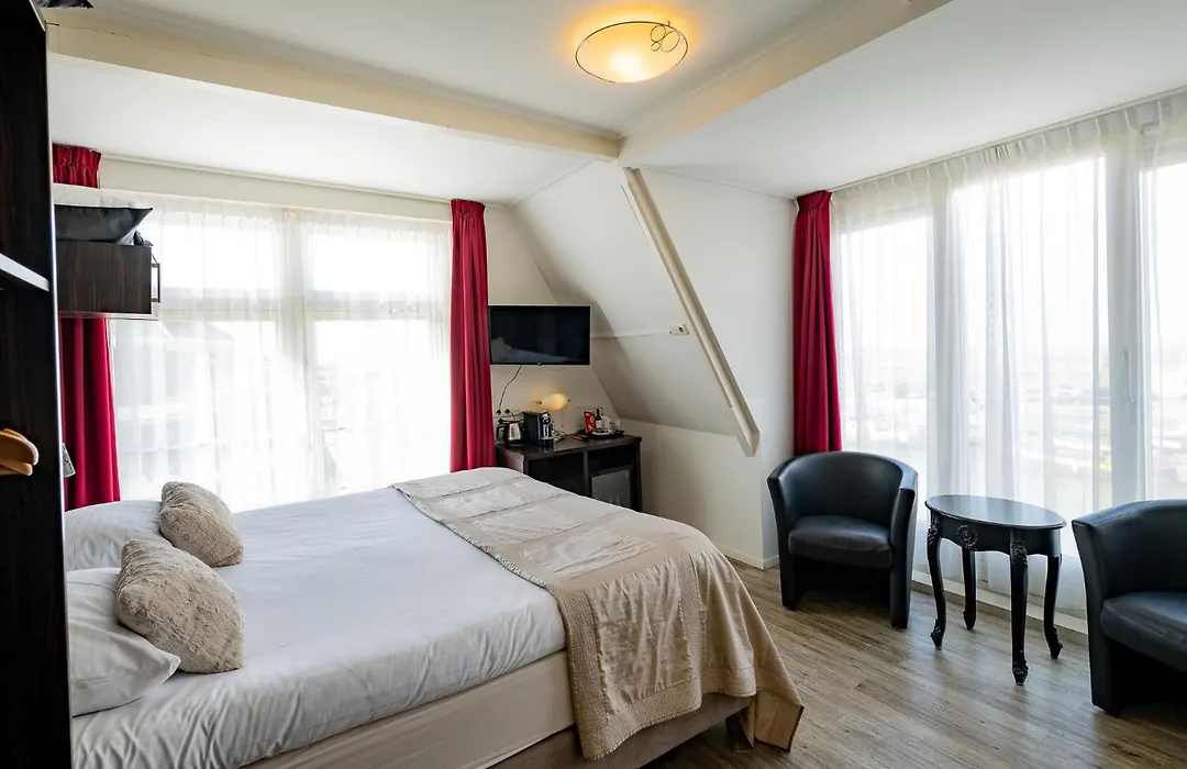 Hotel Zeezicht-1