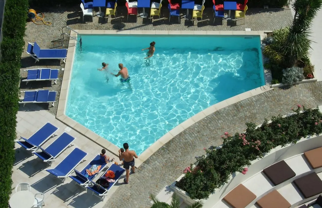 Gfh - Hotel Ruhig-1