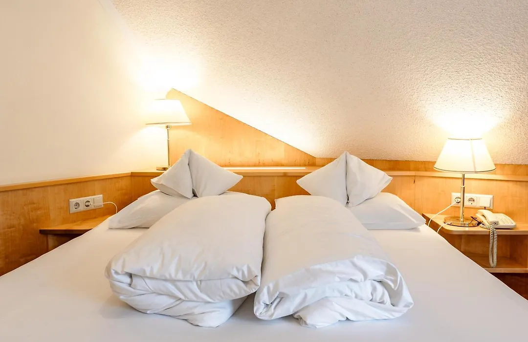 Schlosshotel Seewirt-1