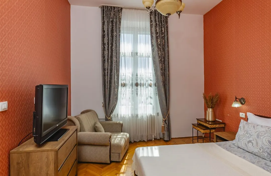 Le Petit Chateau-1