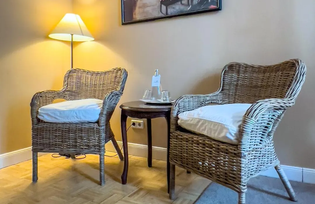 Hotel-Maison Am Olivaer Platz-1
