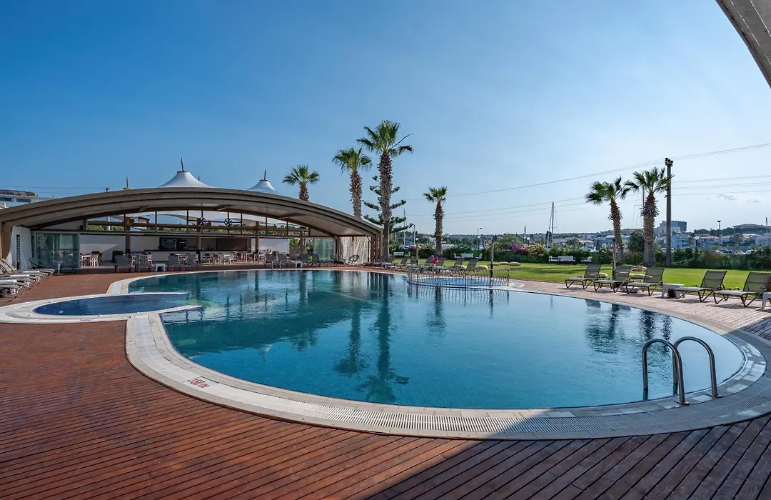 Sisus Marina Hotel-1
