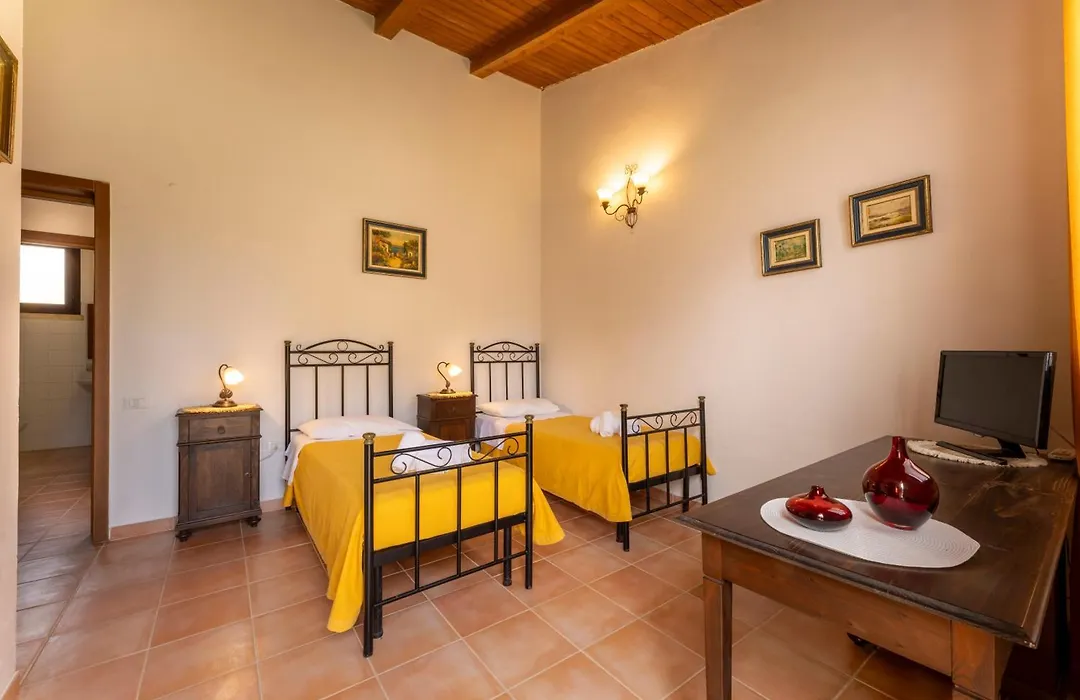 Tenuta Santicuti-1