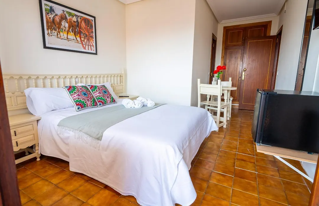 Oliva Rooms 3000-1