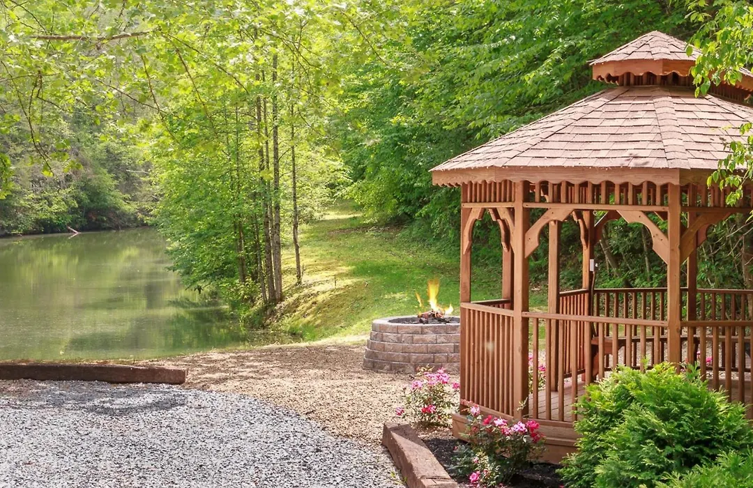 Lakeside Rendezvous By Stony Brook Cabins-1