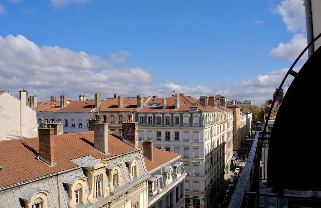 Okko Hotels Lyon Pont Lafayette-1