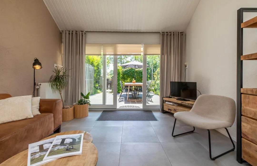 Vakantiehuis onderaan duinen in Zoutelande, Strand 5-1