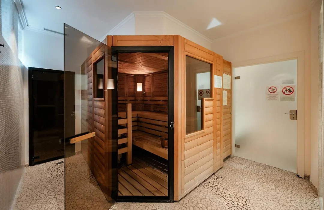 Hotel Cristallo-1