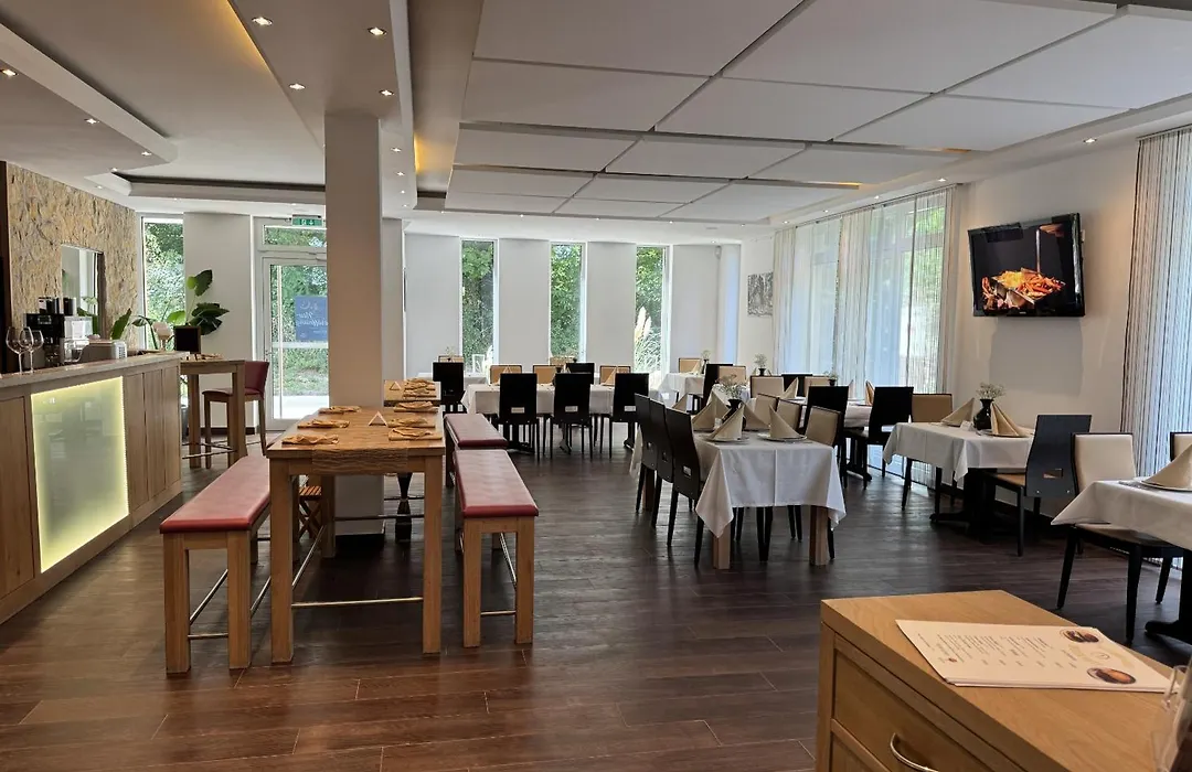 Hotel am Schlosspark-1