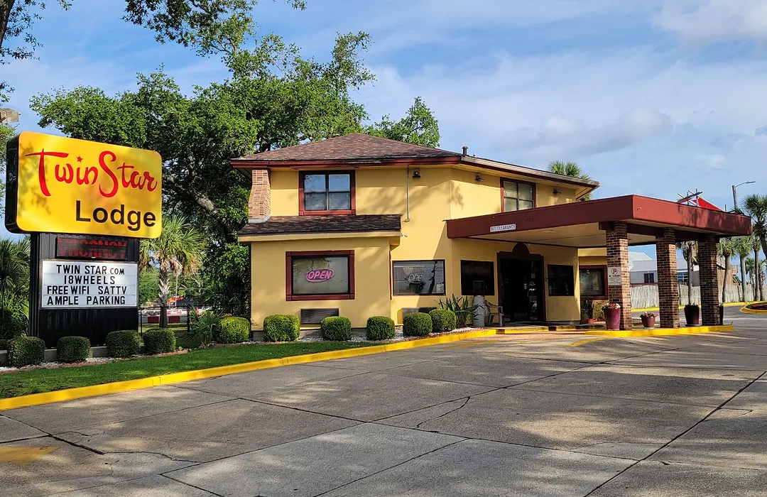 Twin Star Lodge-1