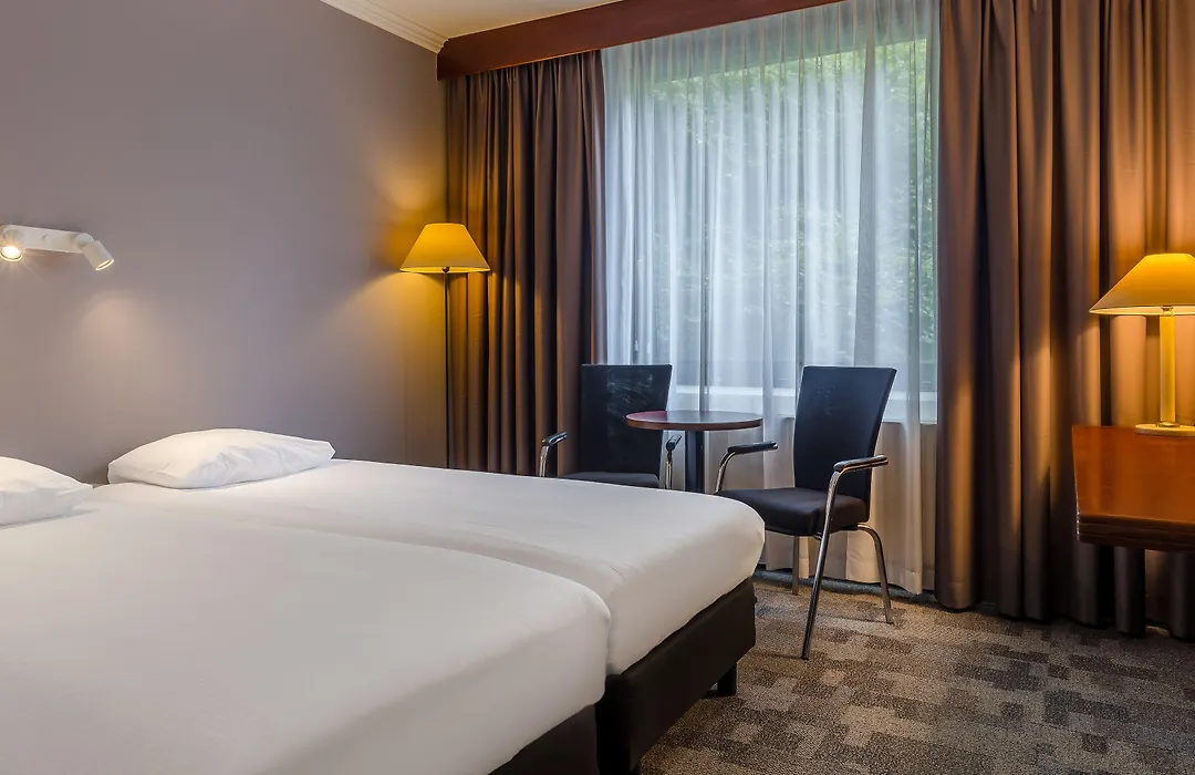 Postillion Hotel Arnhem-1