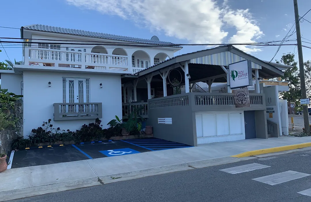 Lazy Parrot Inn-1