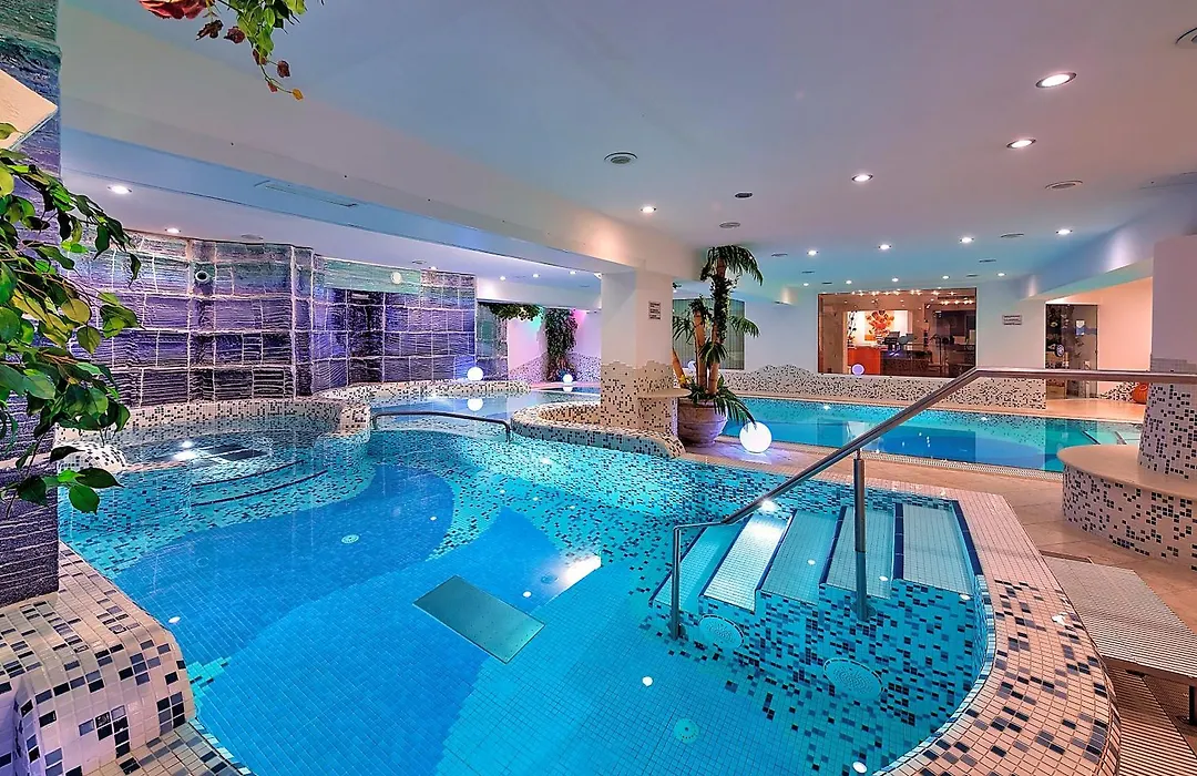 Luna Wellness Hotel-1
