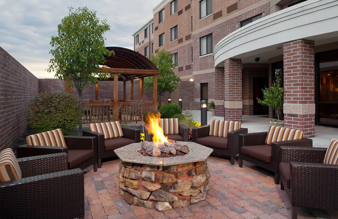 Courtyard By Marriott Columbia-1