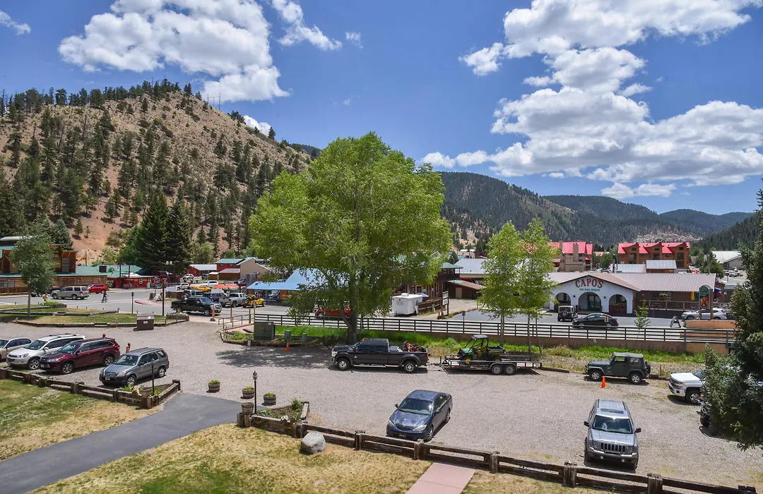 Alpine Lodge Red River-1