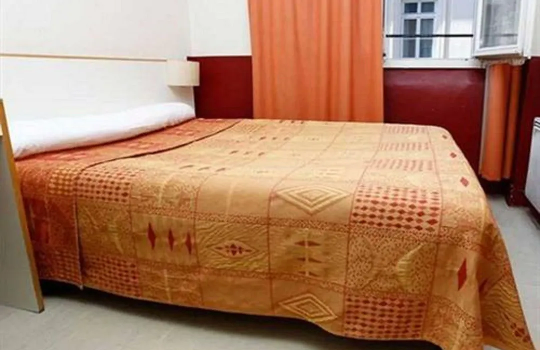 Hotel Du Pont Neuf-1