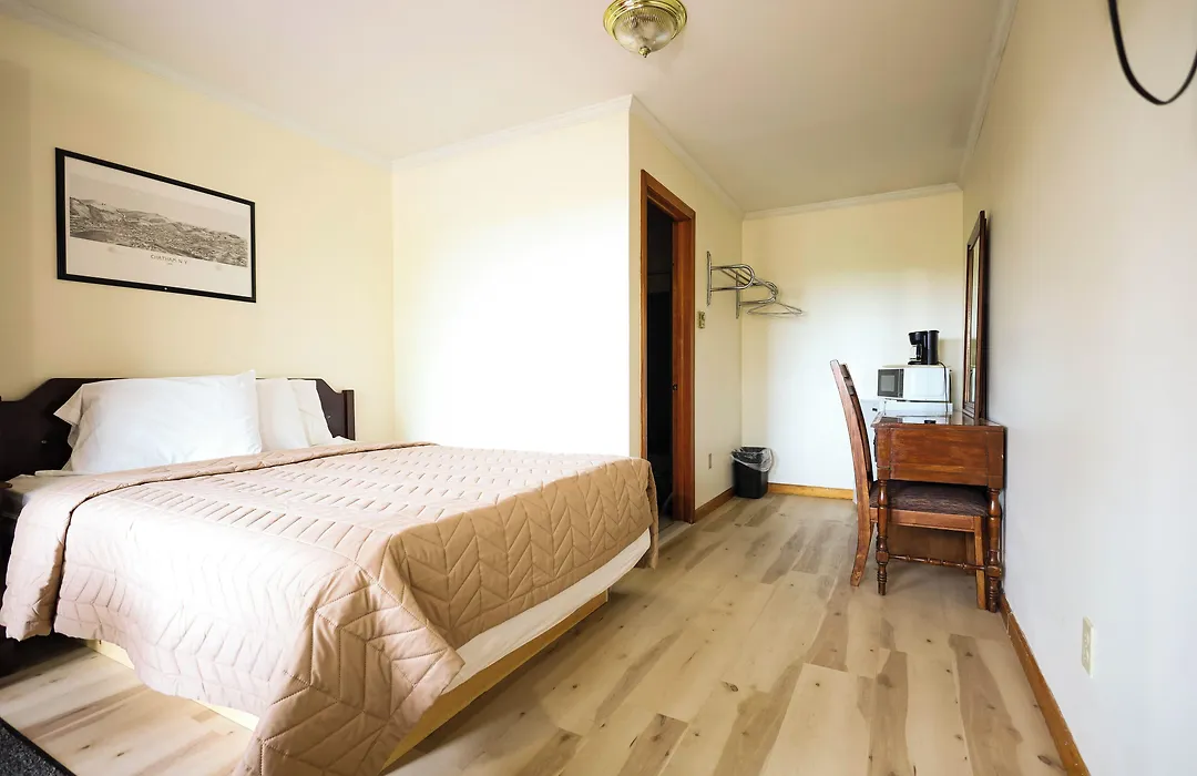 Chatham Travel Lodge-1