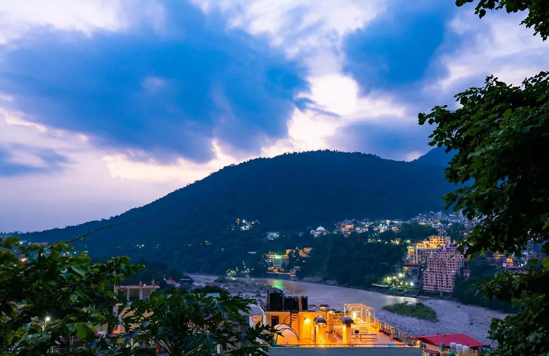 Gostops Rishikesh, Lakshman Jhula-1