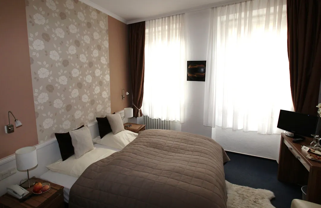 Hotel Saarburger Hof-1