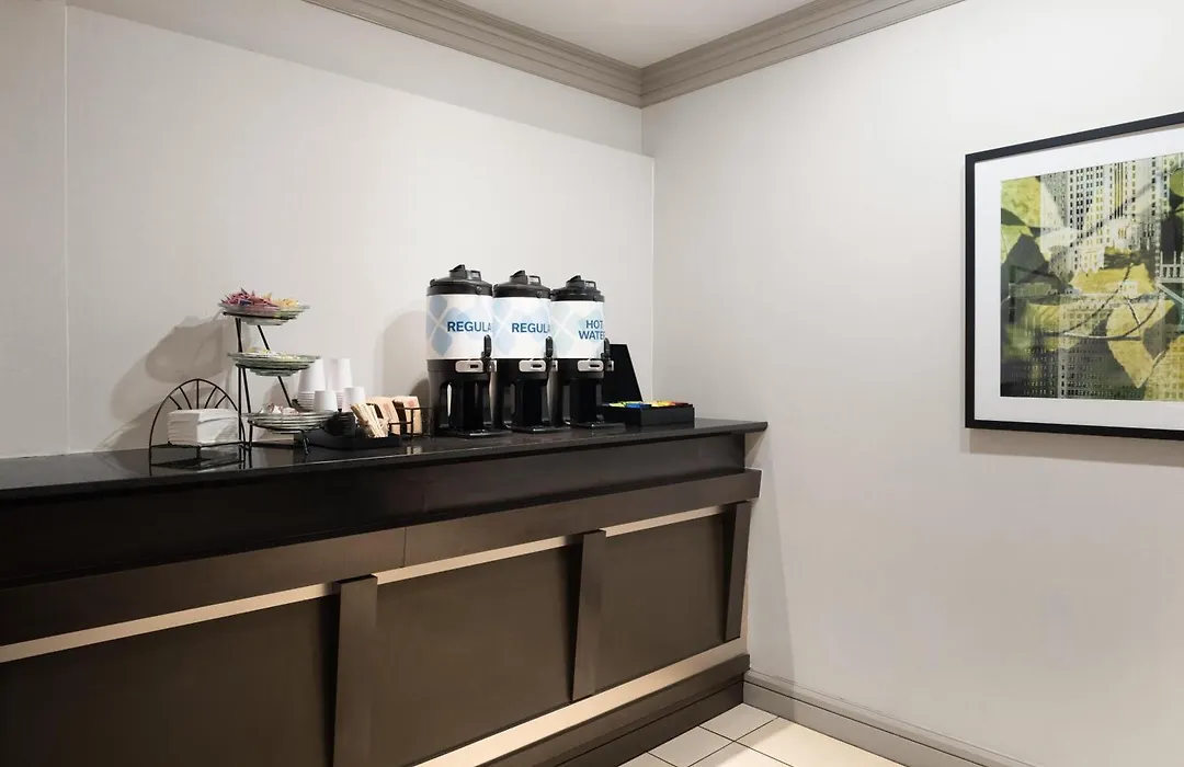 Hilton Garden Inn Chicago Downtown/Magnificent Mile-1
